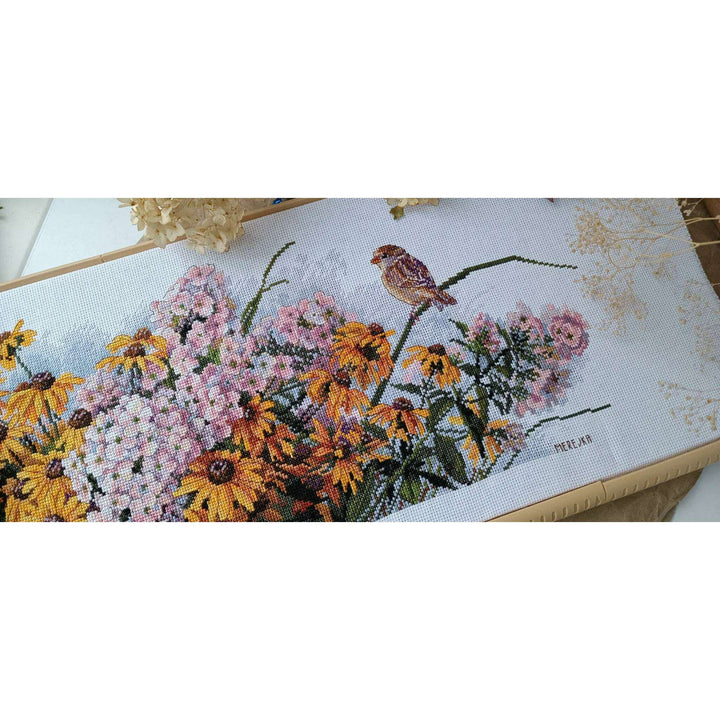 Black Eyed Susans and Phlox K-208 Counted Cross-Stitch Kit