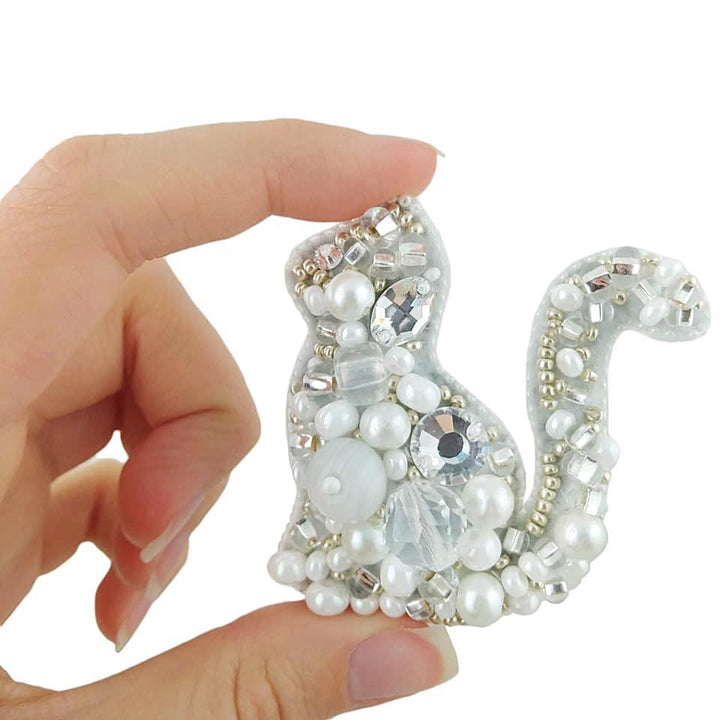 BP-220C Beadwork kit for creating brooch Crystal Art "Cat"