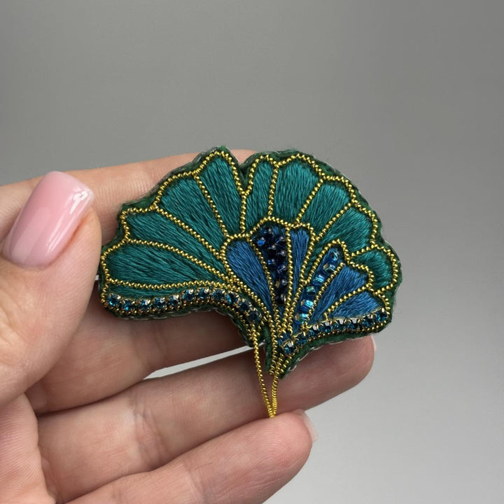 Beadwork kit for creating brooch Crystal Art Wisdom and longevity BP-373C