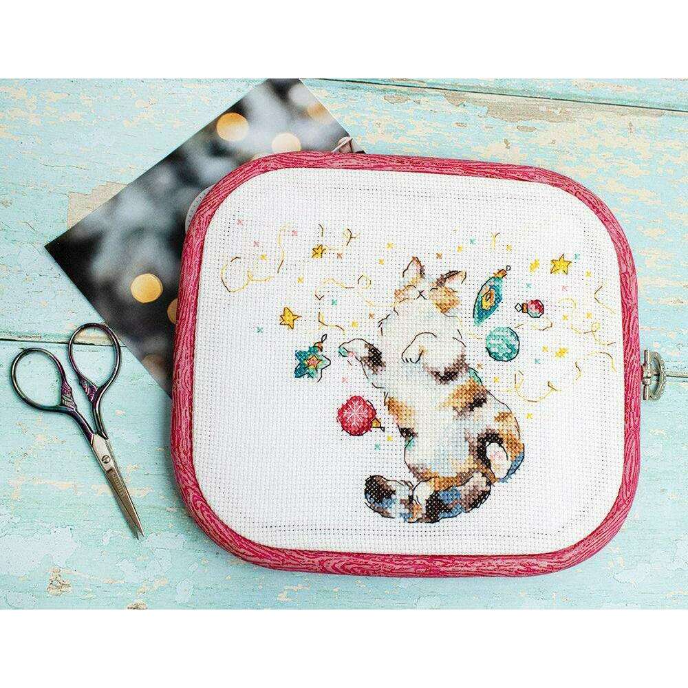 Cat's Happiness L8812 Counted Cross Stitch Kit