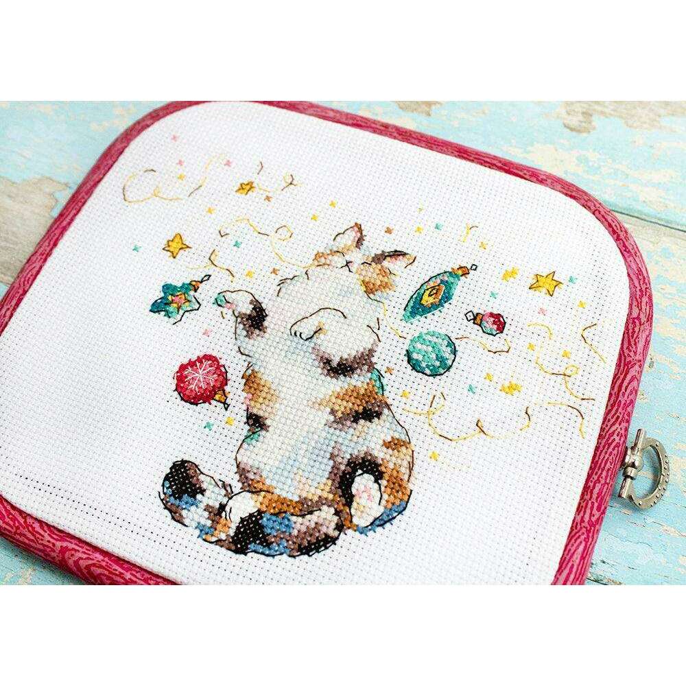 Cat's Happiness L8812 Counted Cross Stitch Kit