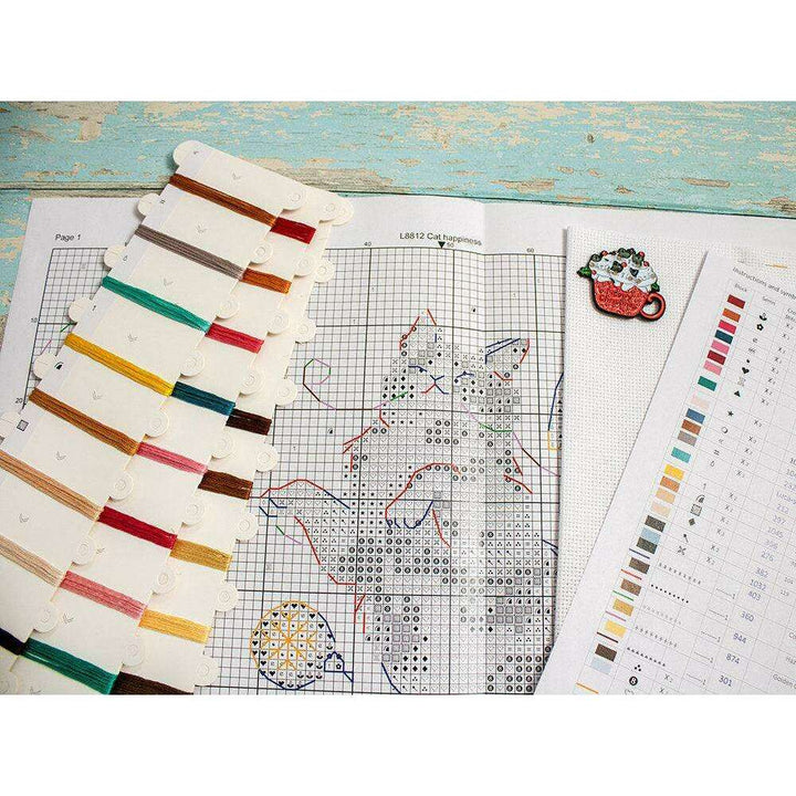 Cat's Happiness L8812 Counted Cross Stitch Kit