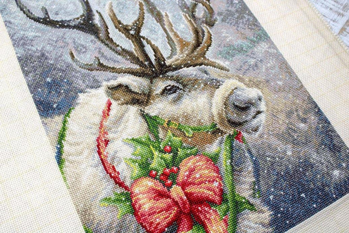 Christmas Deer B598L Counted Cross-Stitch Kit