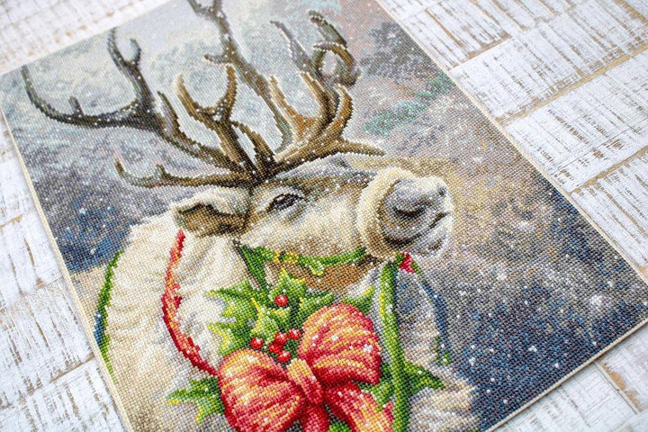 Christmas Deer B598L Counted Cross-Stitch Kit