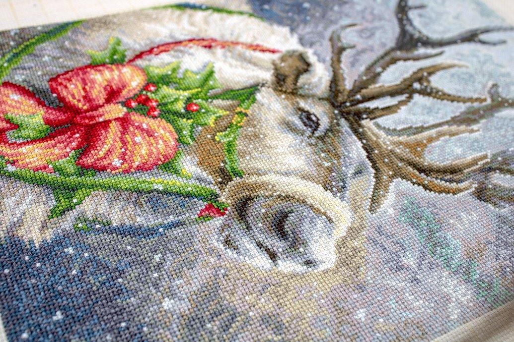 Christmas Deer B598L Counted Cross-Stitch Kit