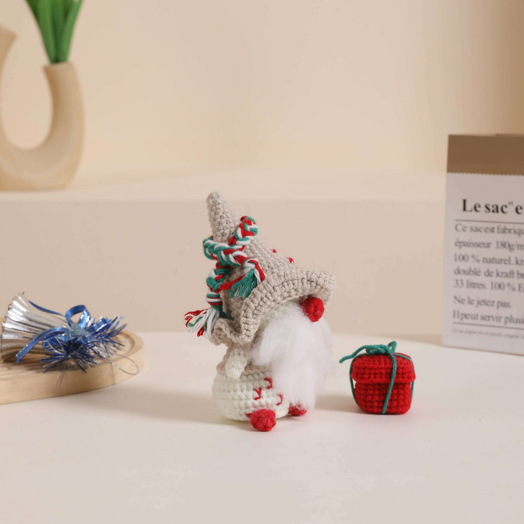 Christmas Gnomes Amigurumi DIY Crochet Kit Wizardi F07N8-M164