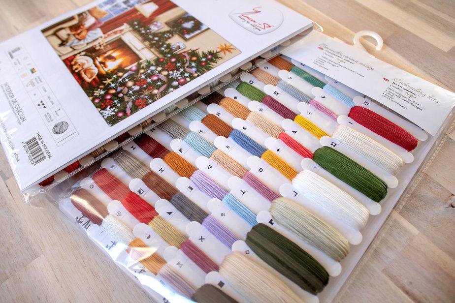 Christmas interior B591L Counted Cross-Stitch Kit