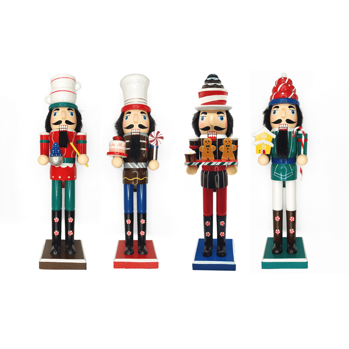 Christmas Nutcracker with the Christmas Tree. Wizardi Classic Wooden Festive Decoration F07M14-41-N01058A