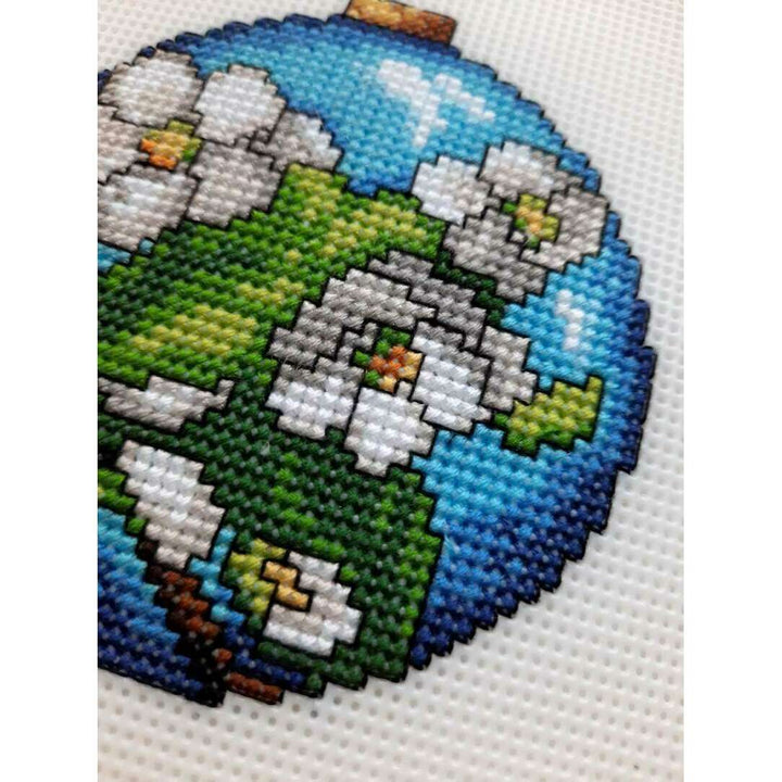 "Christmas Ornaments" 116CS Counted Cross-Stitch Kit