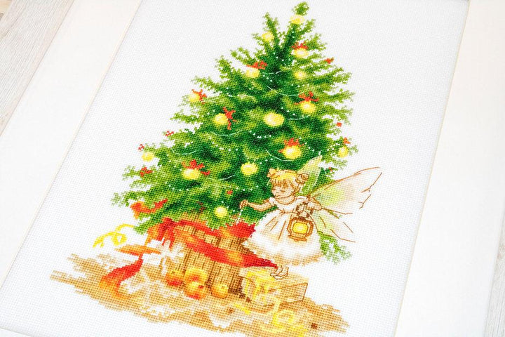 Christmas Tree B1117L Counted Cross-Stitch Kit