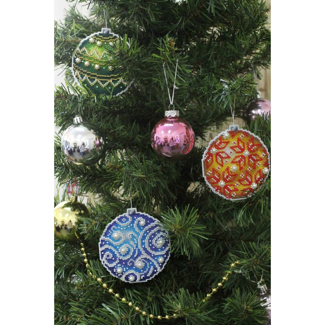 Christmas Tree Decoration - Amber SR-168 Plastic Canvas Counted Cross Stitch Kit