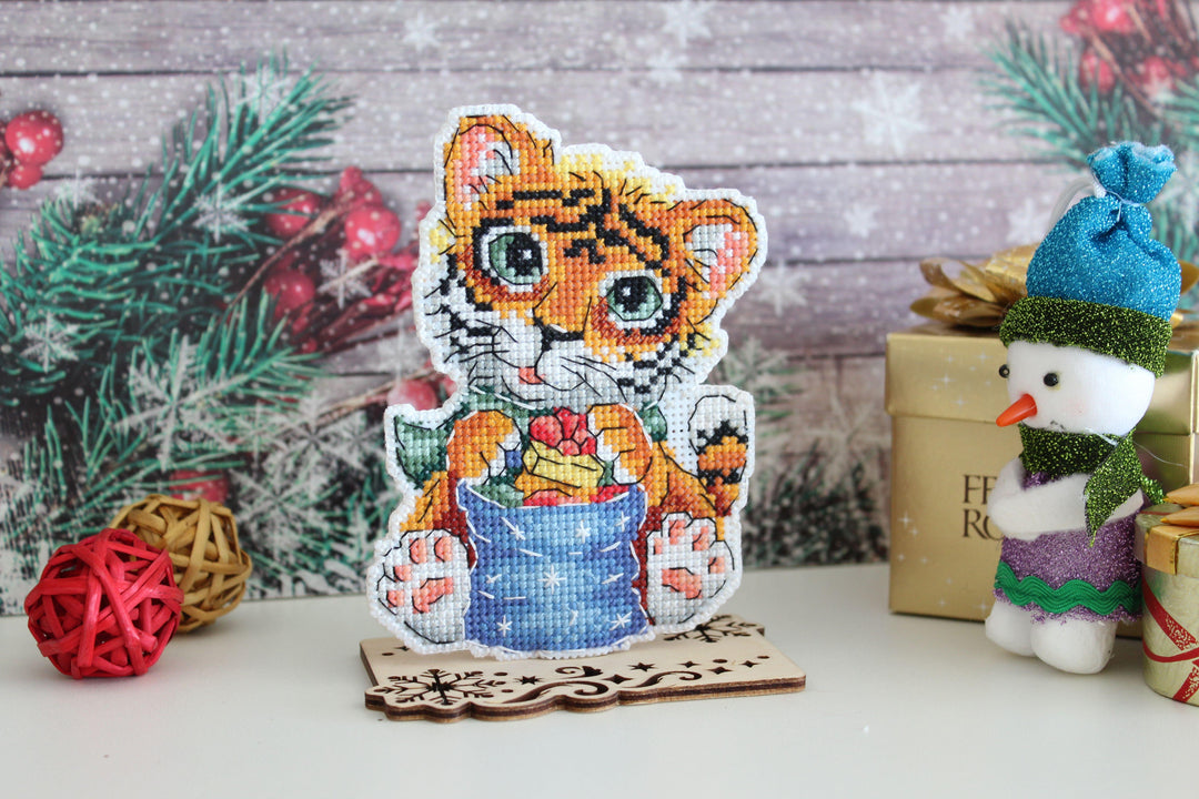 Christmas Tree Ornament. Baby Tiger P-588 Plastic Canvas Counted Cross Stitch Kit