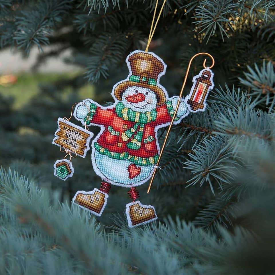 Christmas tree toy. Plastic Canvas Cross-stitch kit T-04C