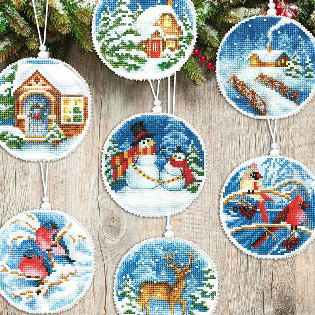 Christmas tree toy. Plastic Canvas Cross-stitch kit T-20C "Winter evening"