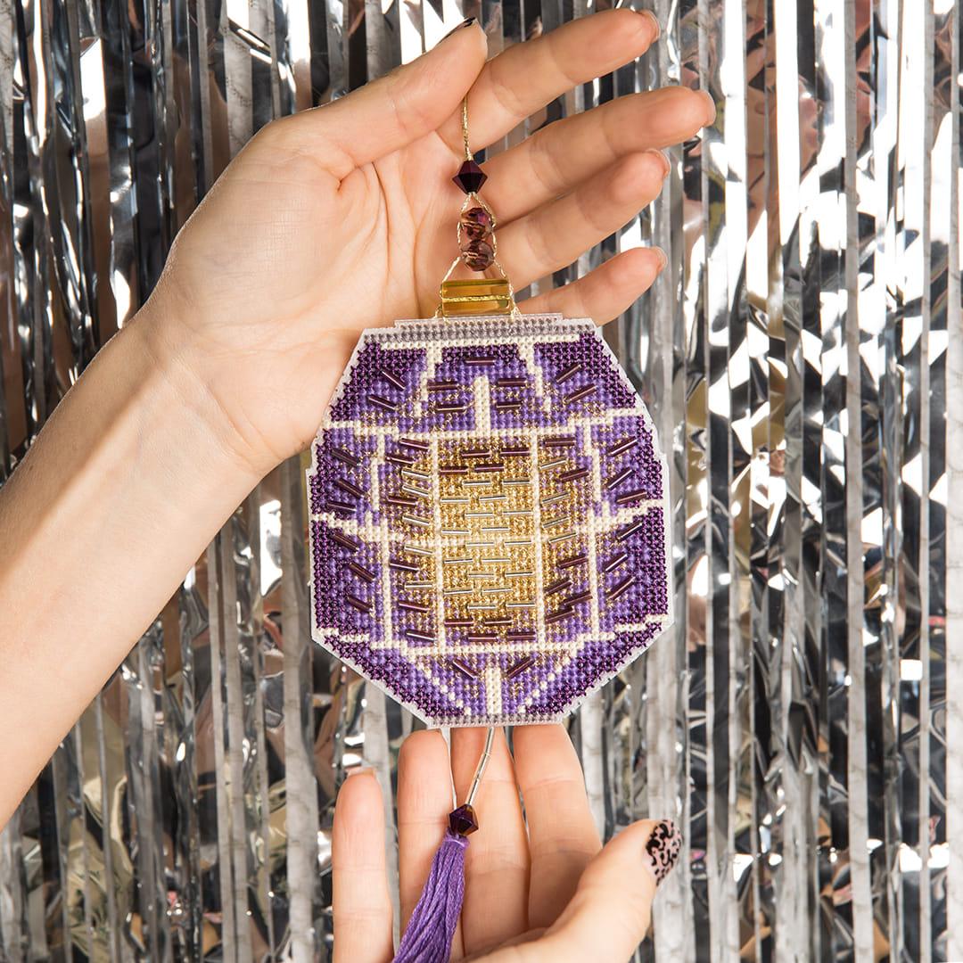 Christmas tree toy. Plastic Canvas Cross-stitch kit T-28C "Colorful lanterns"