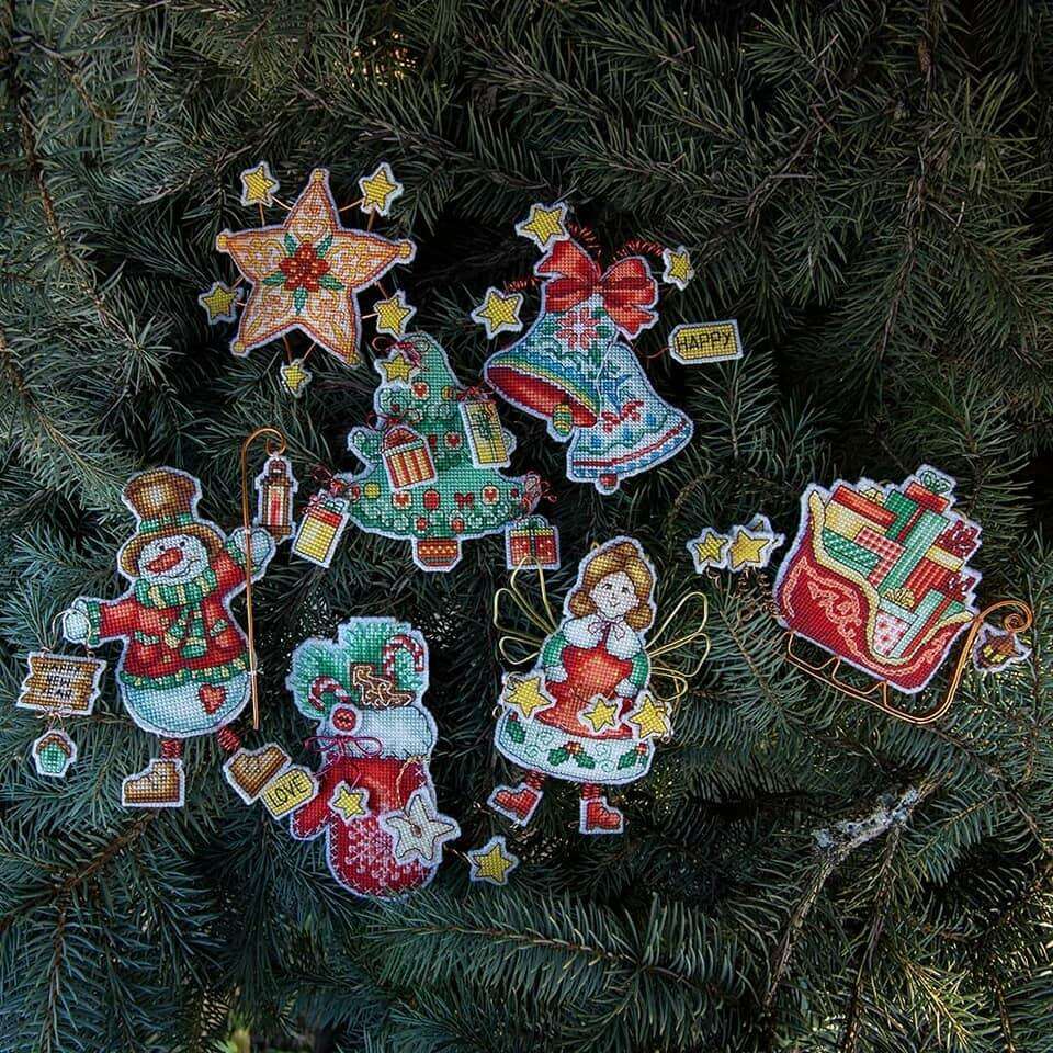 Christmas tree toy. Plastic Canvas Cross-stitch kit T-01C