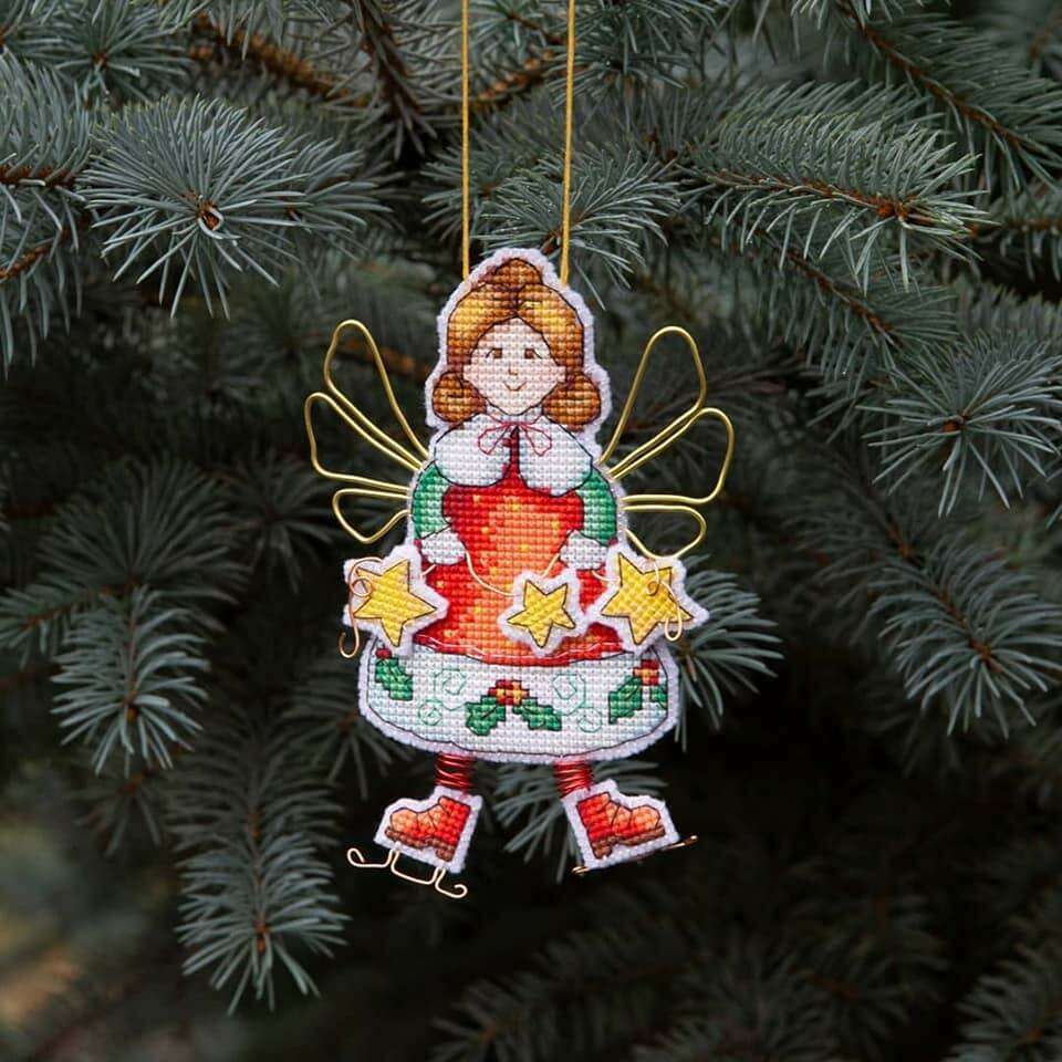 Christmas tree toy. Plastic Canvas Cross-stitch kit T-02C