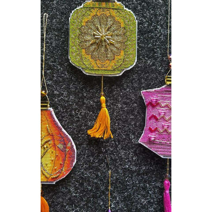 Christmas tree toy. Plastic Canvas Cross-stitch kit T-27C "Colorful lanterns"