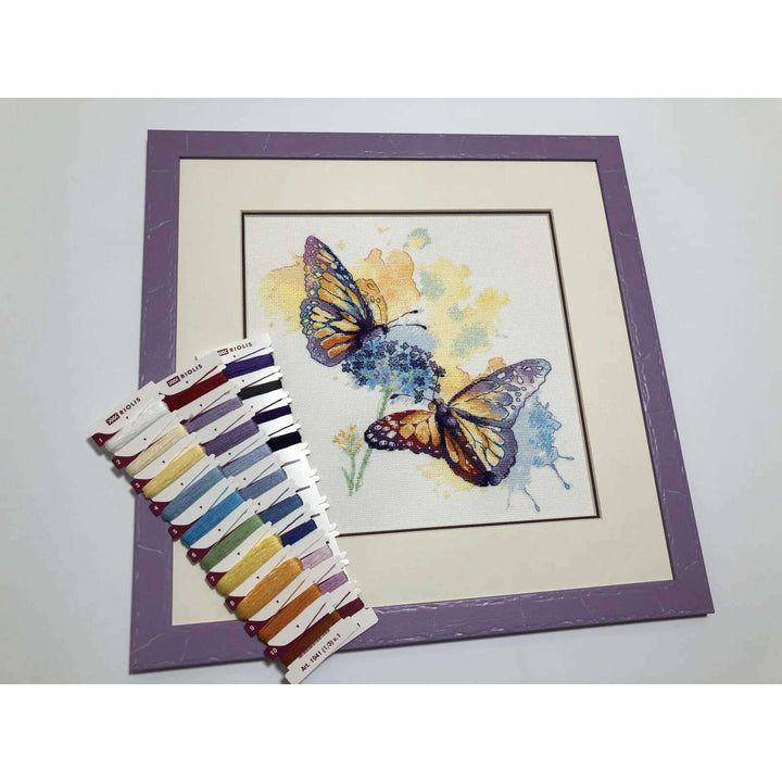 Colorful Flight R1941 Counted Cross Stitch Kit