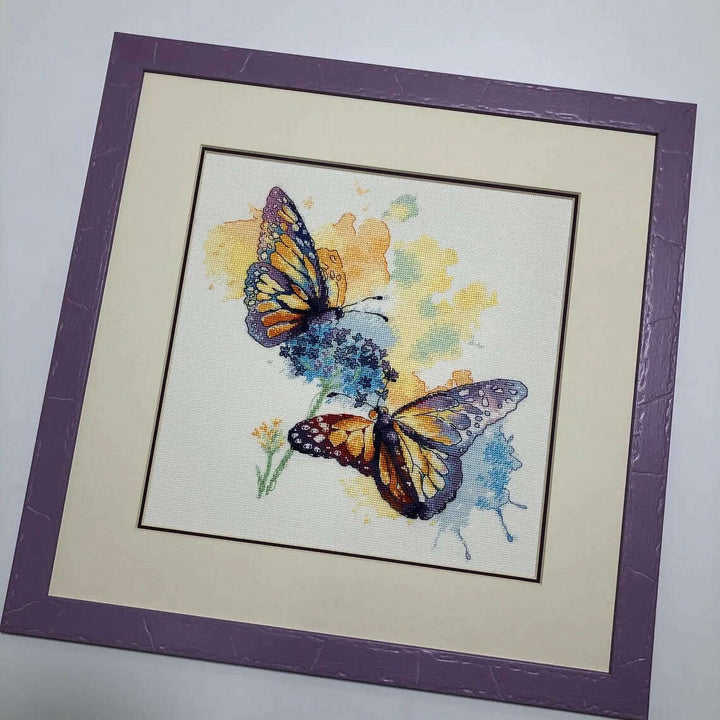 Colorful Flight R1941 Counted Cross Stitch Kit