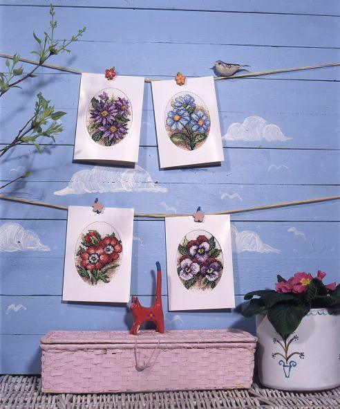 Complete cross stitch kit - greetings card "Red flowers" 6160