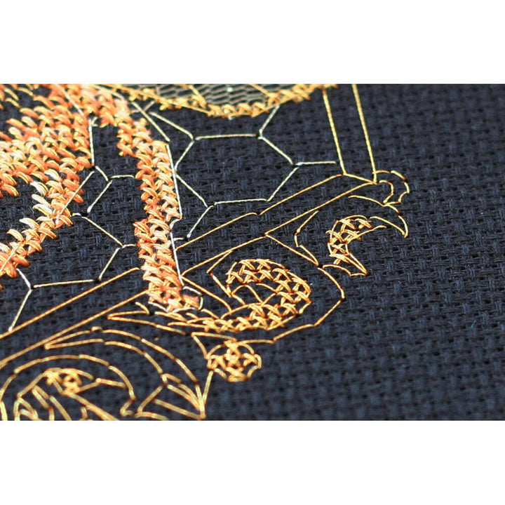 Counted Cross stitch kit - Golden bee AH-063