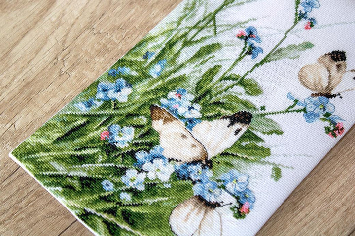Counted Cross Stitch Kit Butterflies and bluebird flowers Leti939