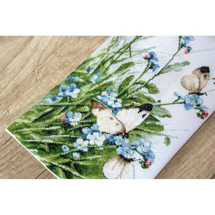 Counted Cross Stitch Kit Butterflies and bluebird flowers Leti939