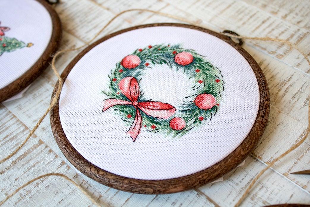 Counted Cross Stitch Kit Christmas Retro Cars / Kit of 5 Leti965