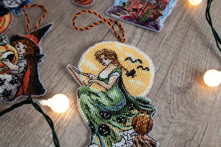 Counted Cross Stitch Kit Halloween Toys  L8008
