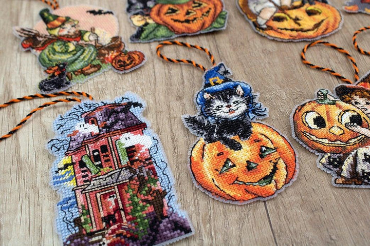 Counted Cross Stitch Kit Halloween Toys  L8008