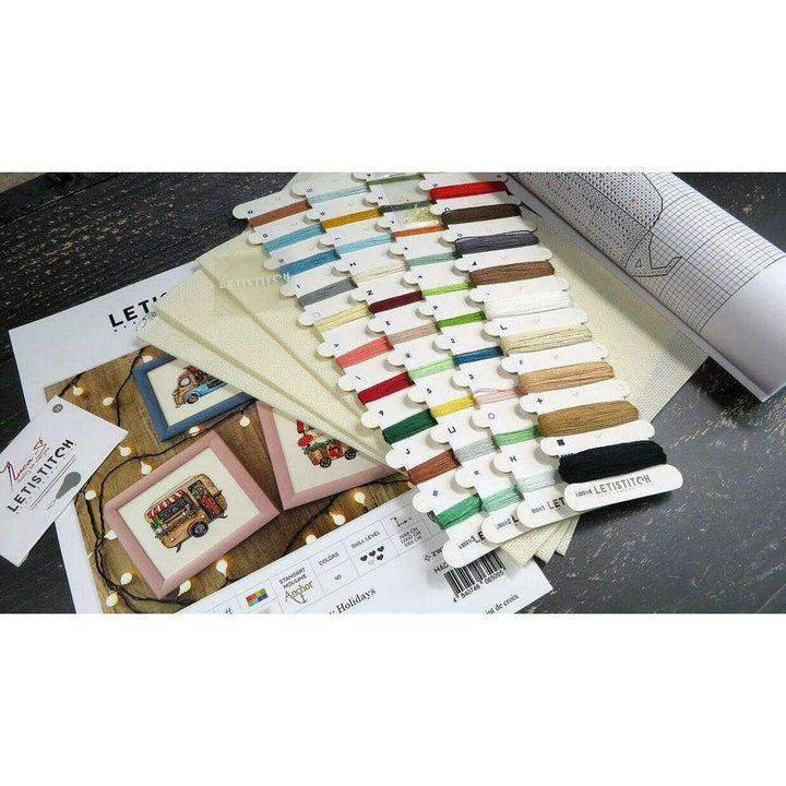 Counted Cross Stitch Kit Happy Holidays L8001