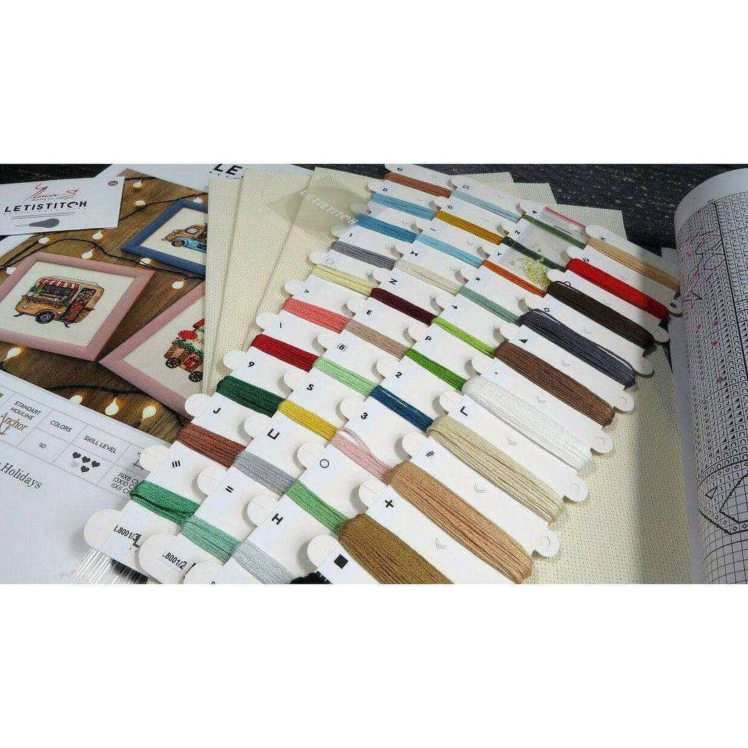 Counted Cross Stitch Kit Happy Holidays L8001
