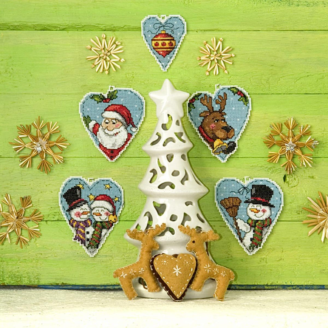 Counted cross stitch kit with plastic canvas "Hearts" set of 5 designs 7629