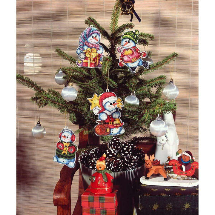 Counted cross stitch kit with plastic canvas "Snowmen" set of 4 designs 7609