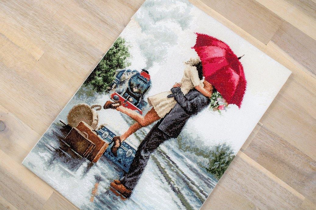 Couple on train station B2369L Counted Cross-Stitch Kit