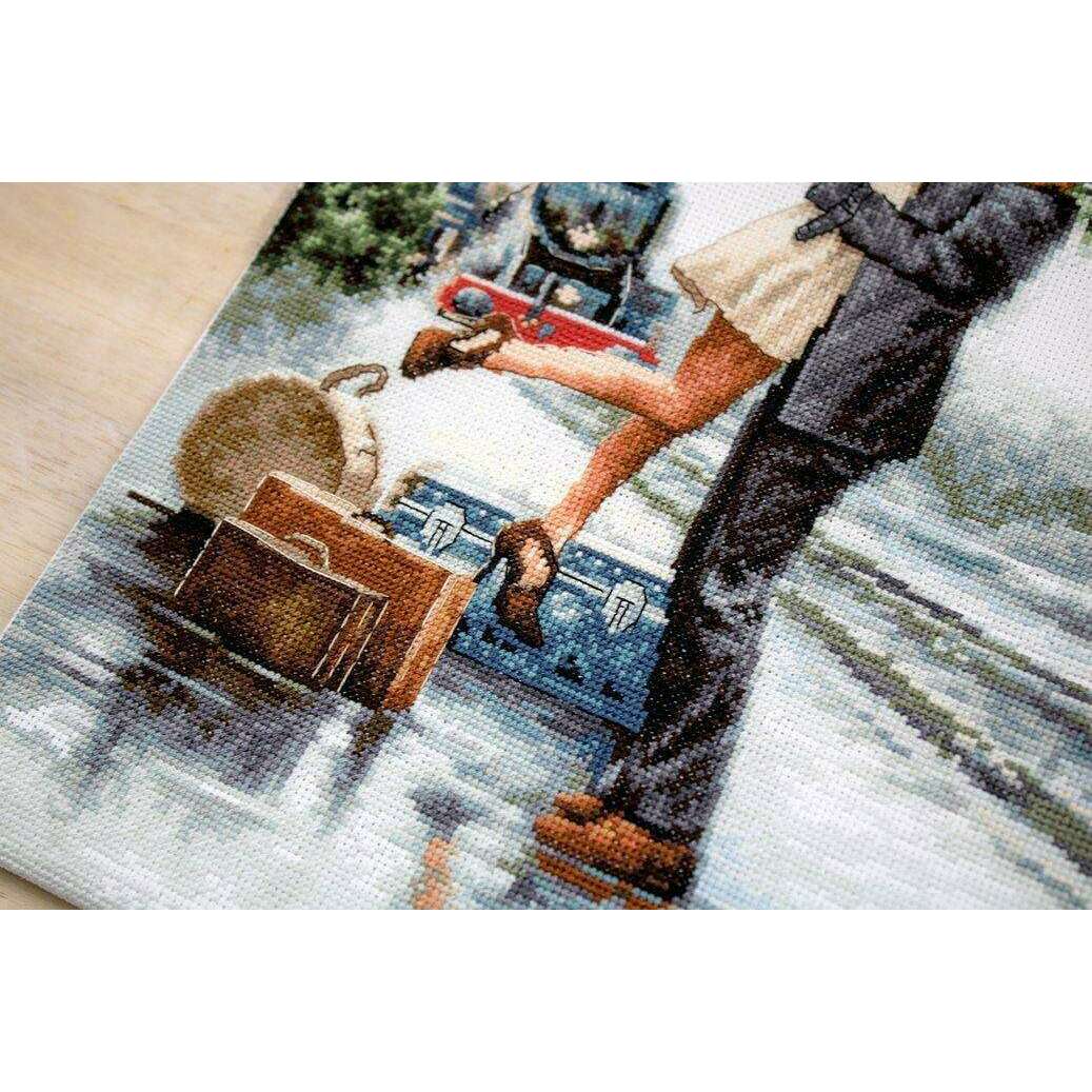 Couple on train station B2369L Counted Cross-Stitch Kit