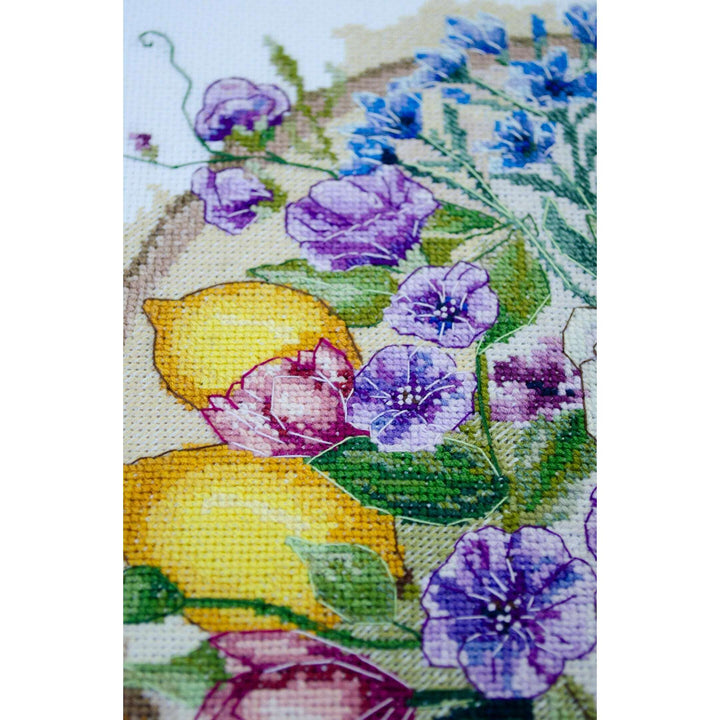 Cross-stitch kit - A floral moment AH-287