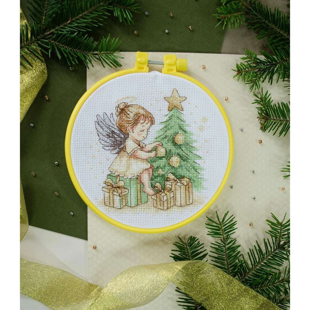 Cross-stitch kit - Little Christmas Angel AHM-091