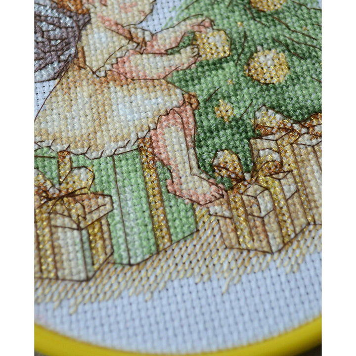 Cross-stitch kit - Little Christmas Angel AHM-091