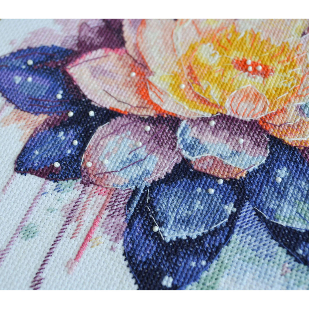 Cross-stitch kit - Shining lotus