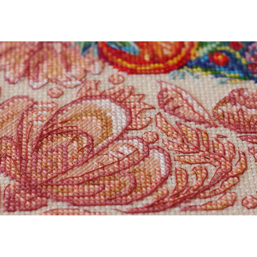 Cross-stitch kit Berry sweet AH-076
