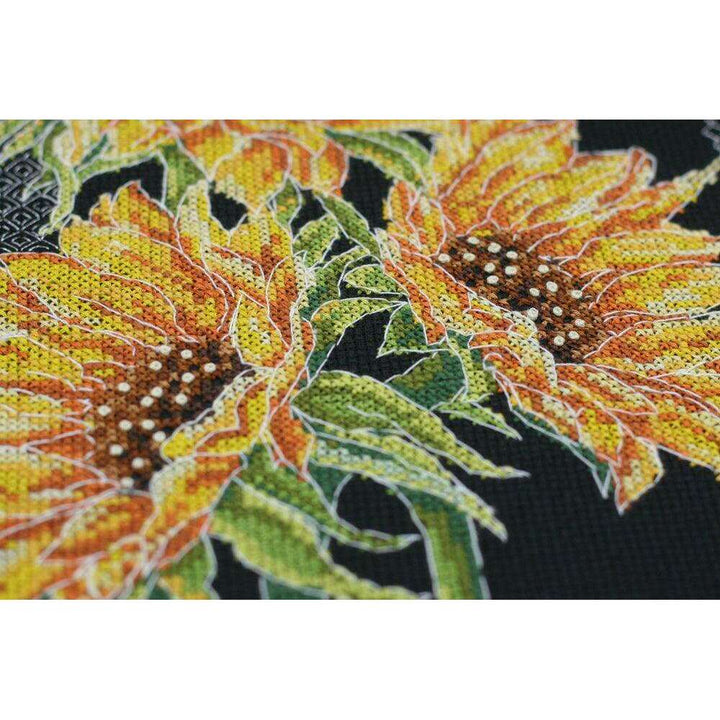 Cross-stitch kit Bright sunflowers AH-159