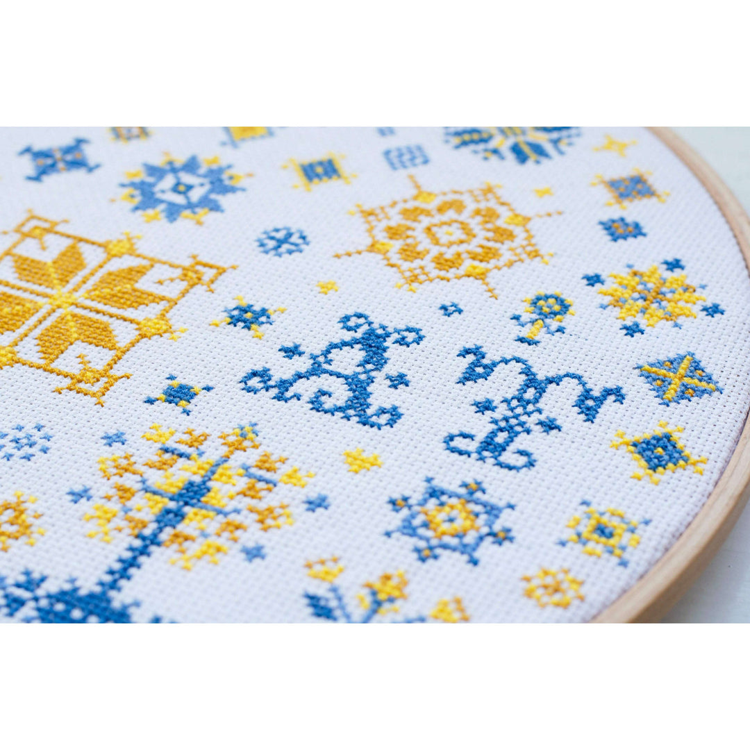 Cross-stitch kit Family sampler AH-194