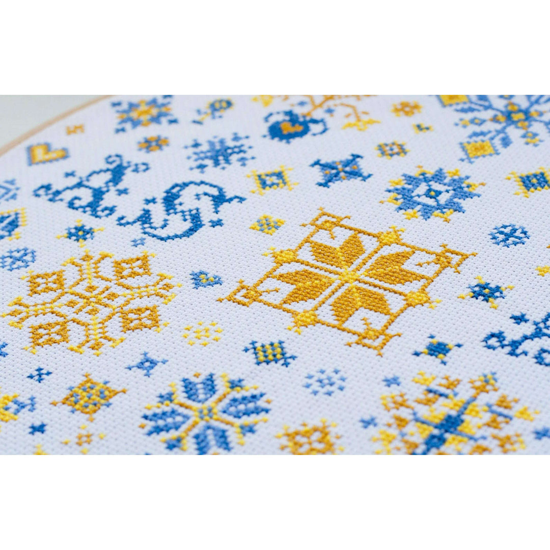 Cross-stitch kit Family sampler AH-194