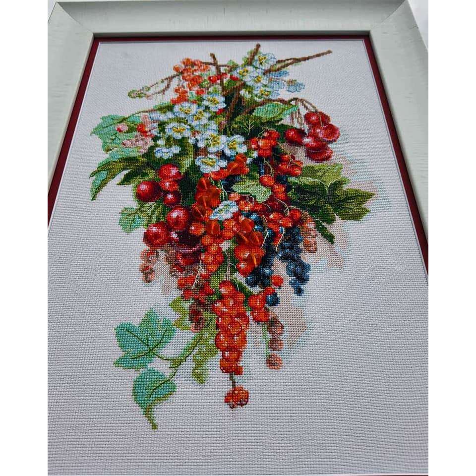 Cross-stitch kit M-266C "Sweet berry"