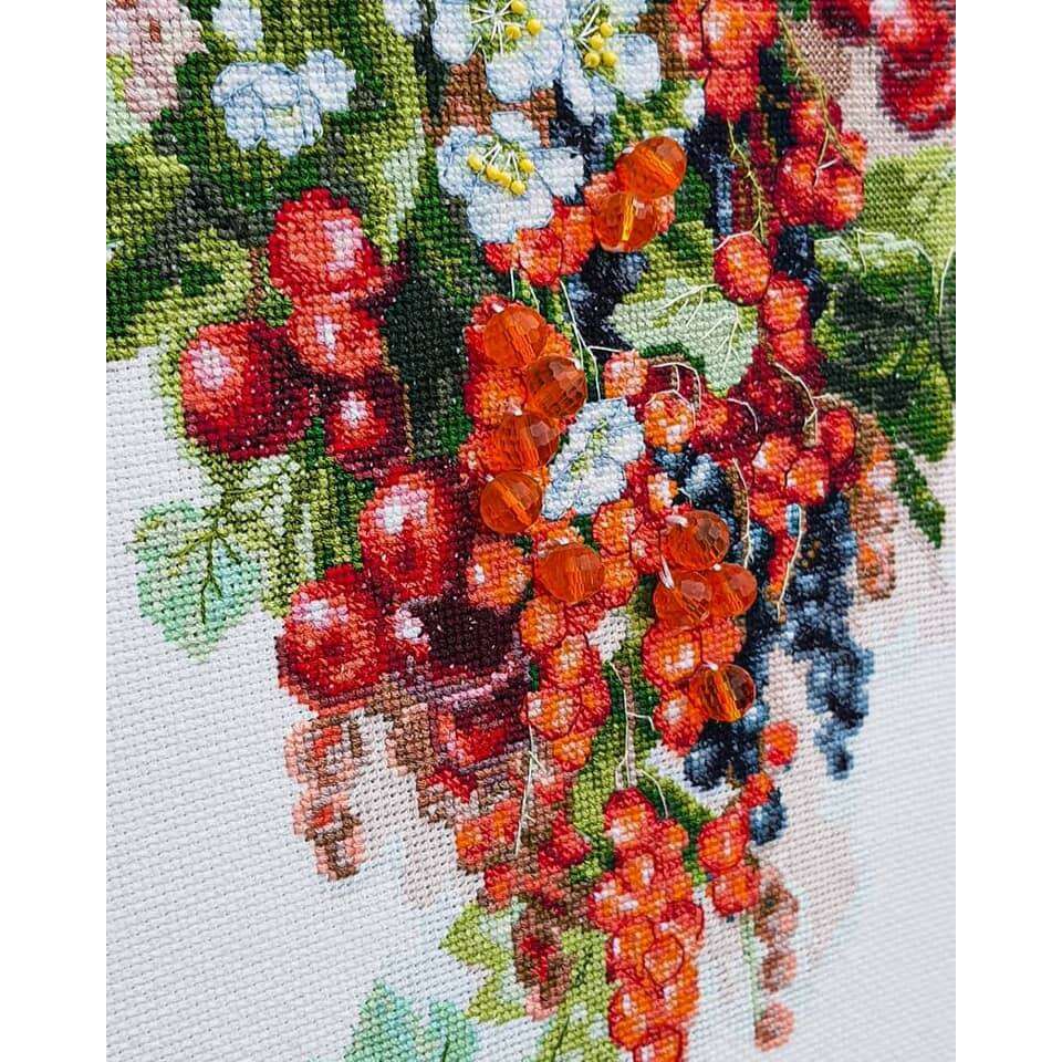 Cross-stitch kit M-266C "Sweet berry"