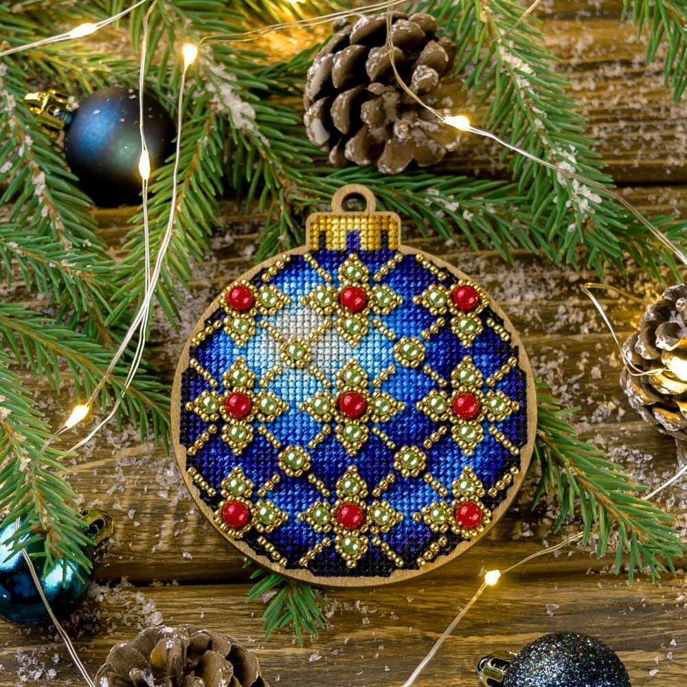 Cross-stitch kit on wood FLW-008