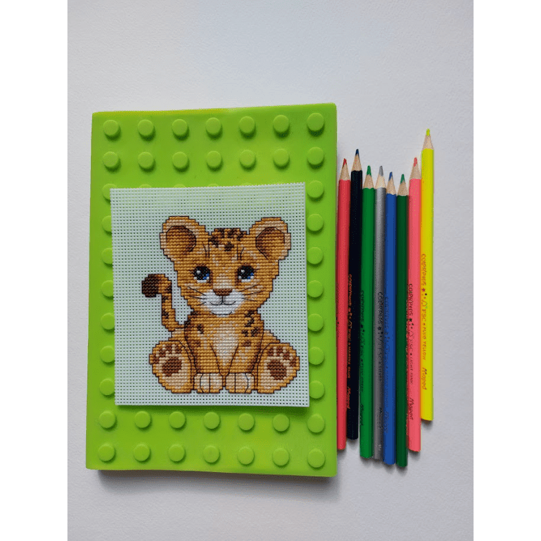 "Cute Animals" 121CS Counted Cross-Stitch Kit
