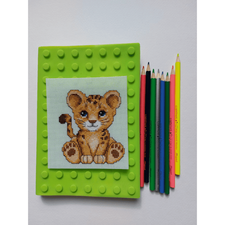 "Cute Animals" 121CS Counted Cross-Stitch Kit